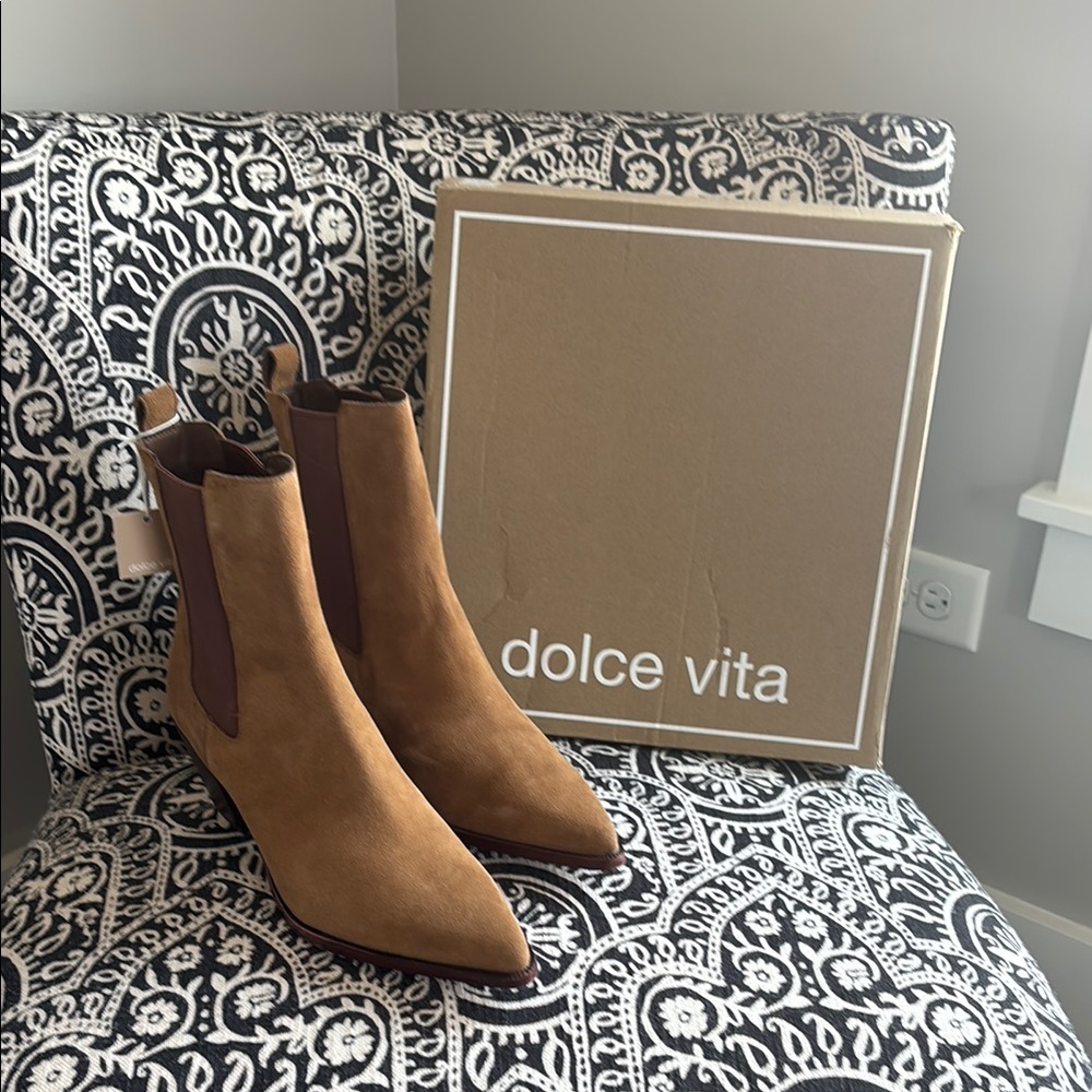 Dolce Vita Women's Shadie H2O Suede Boots - New!!